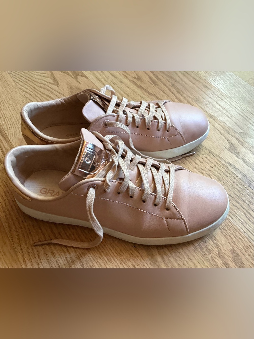 COLE HAAN Genuine Leather Sneakers🌷🌷